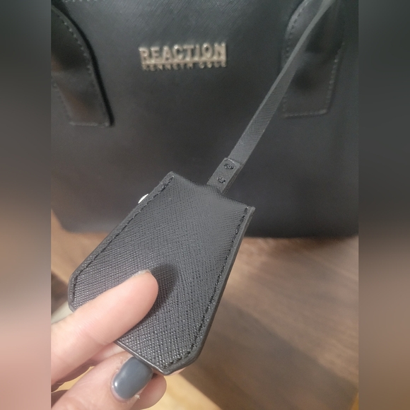 Kenneth Cole Reaction Large Black Tote Style Purse / Handbag - Picture 10 of 11